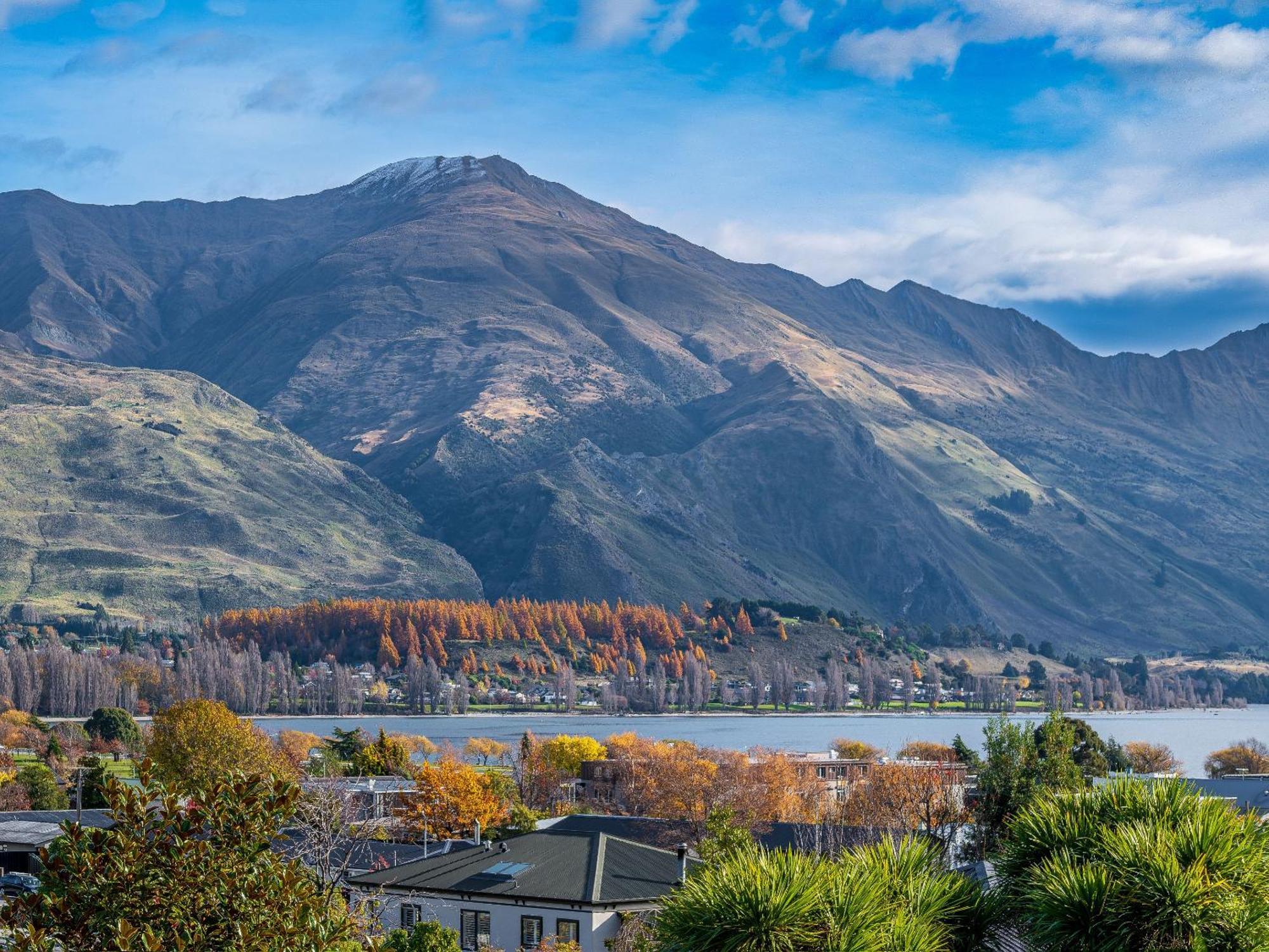 Wanaka Springs Lodge Экстерьер фото