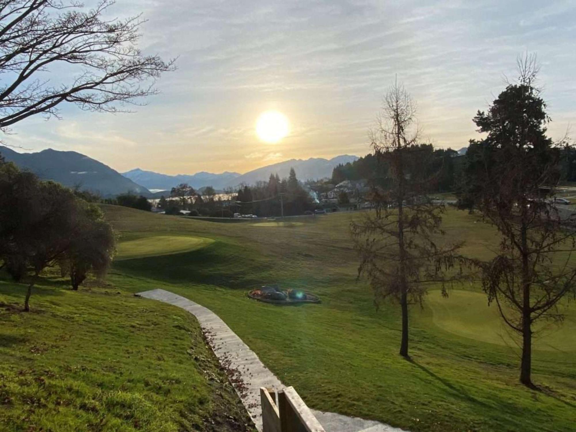 Wanaka Springs Lodge Экстерьер фото