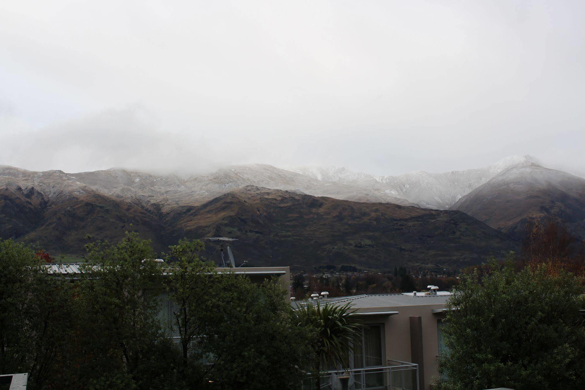 Wanaka Springs Lodge Экстерьер фото