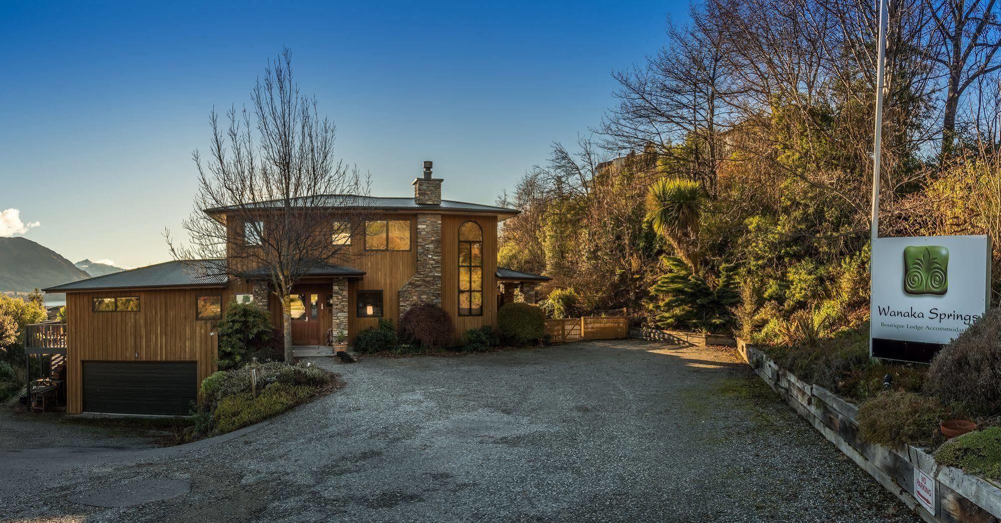 Wanaka Springs Lodge Экстерьер фото
