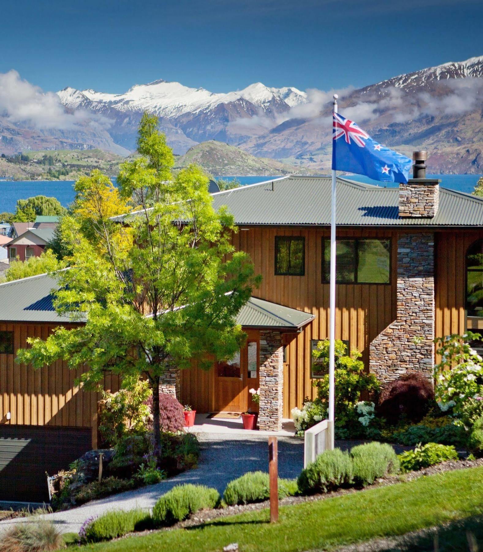 Wanaka Springs Lodge Экстерьер фото